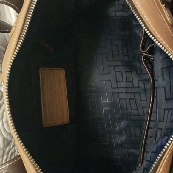 Tommy Hilfiger Handbag - Picture 6 of 8